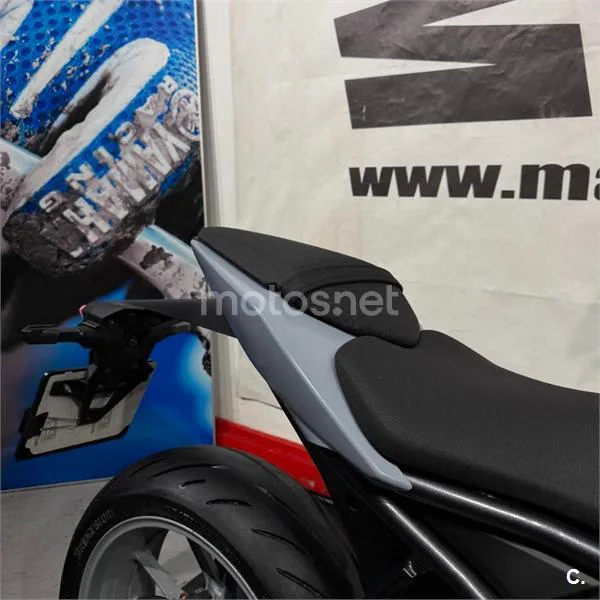 Suzuki GSX-8S – Vista 12