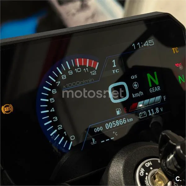 Suzuki GSX-8S – Vista 15