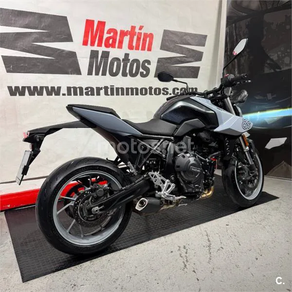 Suzuki GSX-8S – Vista 3