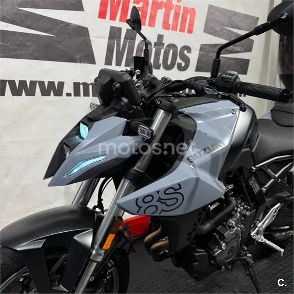 Suzuki GSX-8S – Vista 10