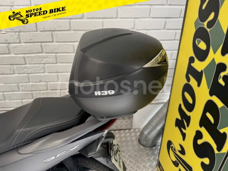 Honda PCX 125 – Vista 14