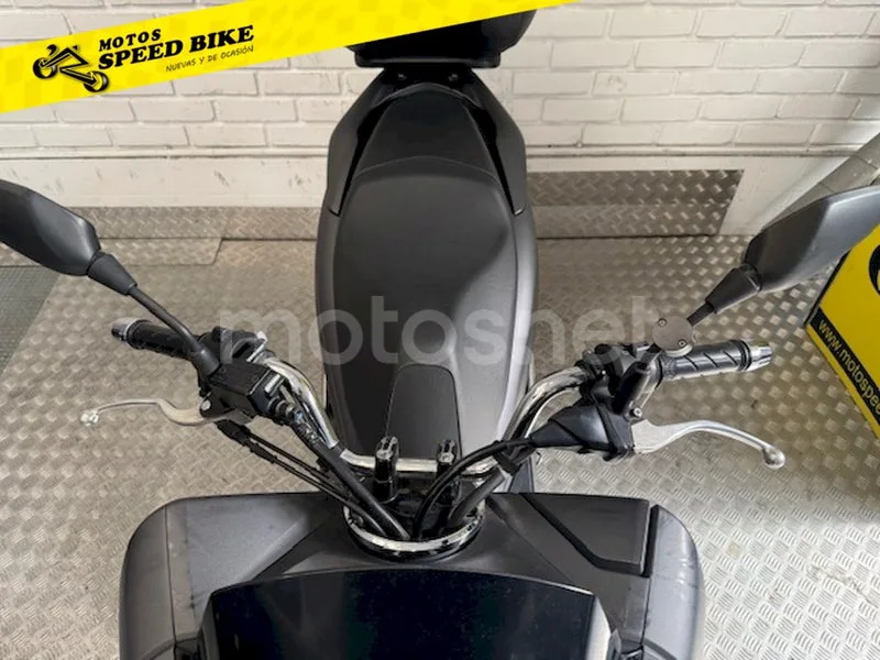 Honda PCX 125 – Vista 7