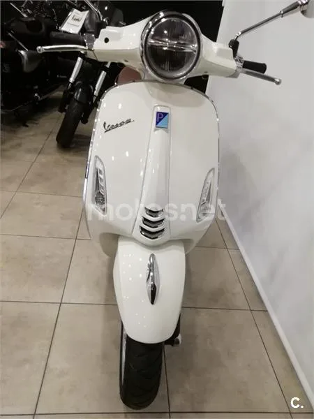 Vespa Primavera 4300 € 2023 Granada - 1