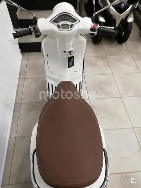 Vespa Primavera – Vista 12