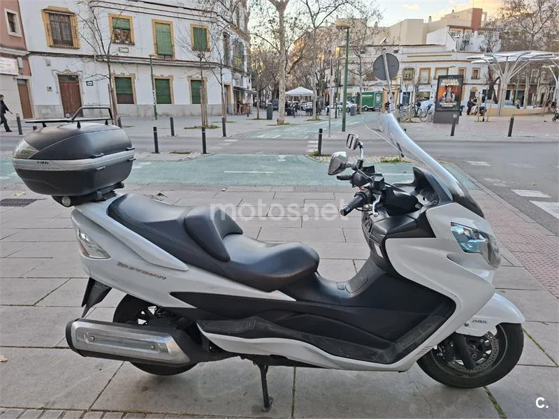 Suzuki Burgman 400 – Vista 2