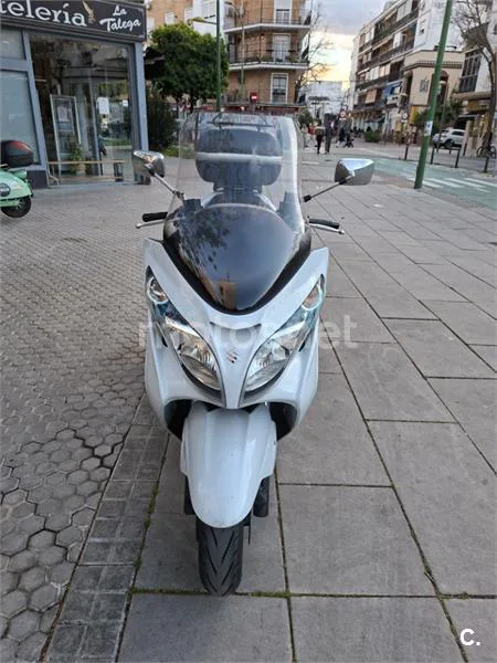 Suzuki Burgman 400 – Vista 3