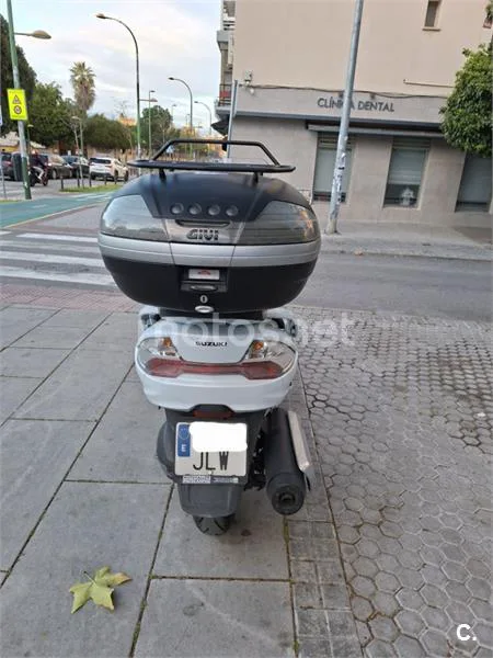 Suzuki Burgman 400 – Vista 4