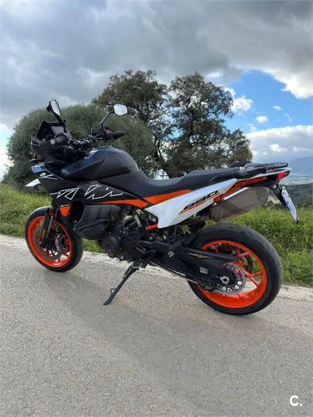 KTM 890 – Vista 5