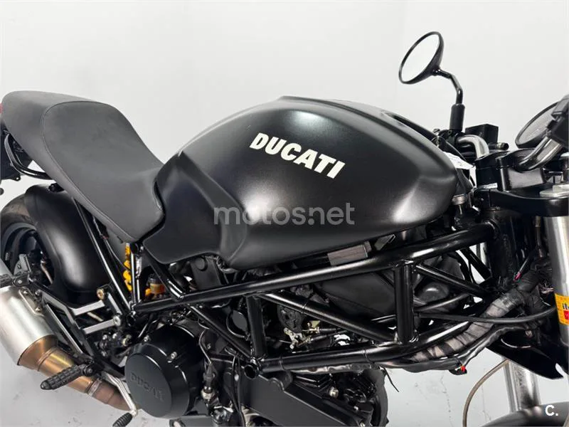 Ducati Monster 695 – Vista 3