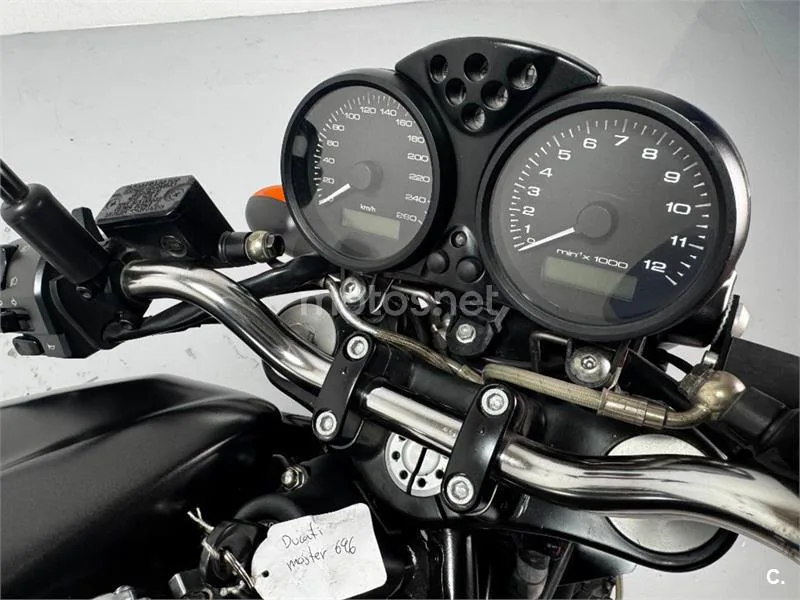 Ducati Monster 695 – Vista 9