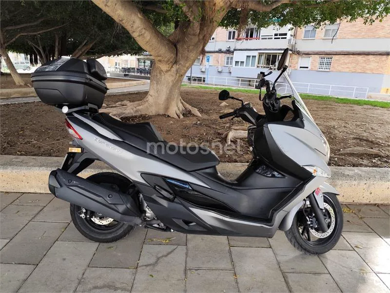 Suzuki Burgman 400 – Vista 2