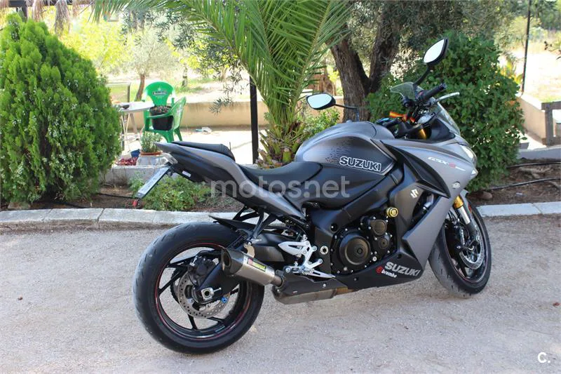 Suzuki GSX-S – Vista 3