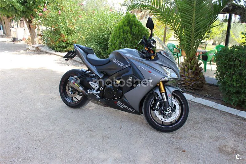 Suzuki GSX-S – Vista 7