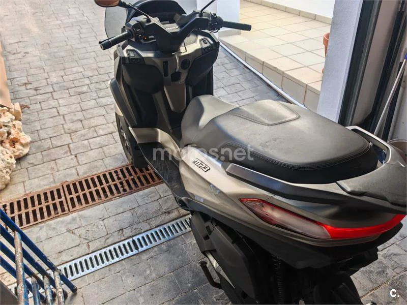 Piaggio MP3 400 – Vista 3