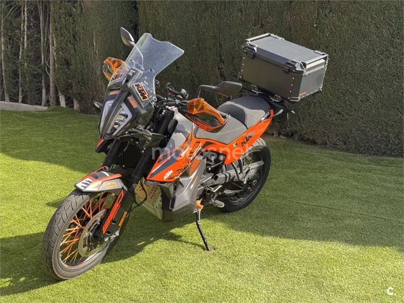 KTM 890 – Vista 8
