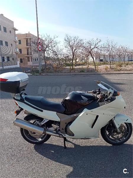 Honda CBR 1100 XX – Vista 3
