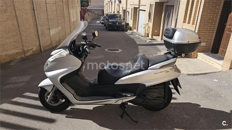 Yamaha YP Majesty 400 – Vista 3