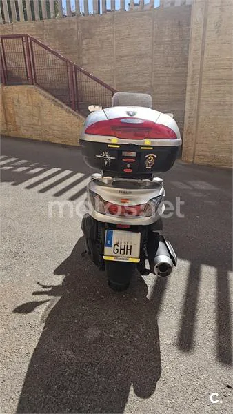 Yamaha YP Majesty 400 – Vista 4
