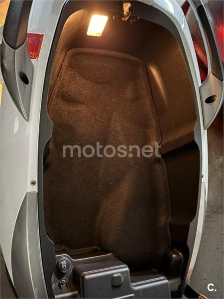 Piaggio MP3 – Vista 15