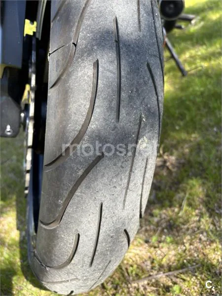 Kawasaki Versys – Vista 11