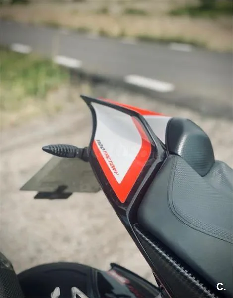 Aprilia Tuono V4 1100 – Vista 5