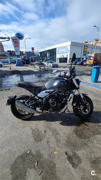 Voge 525 AC 3700 € 2024 Madrid - 2