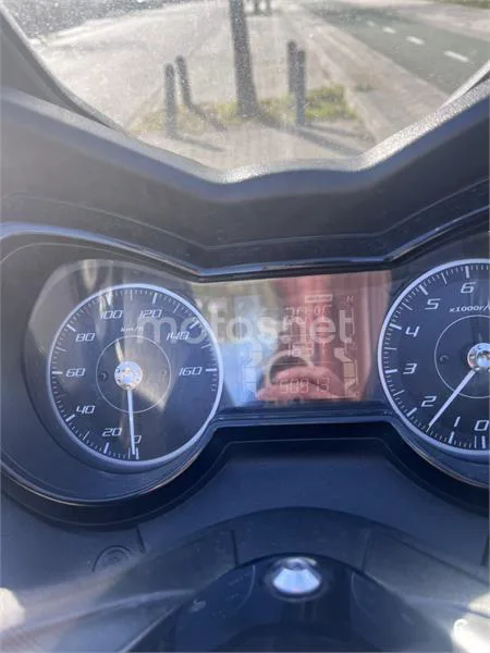 Yamaha XMAX 300 – Vista 7