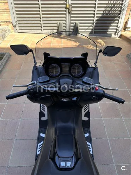Yamaha TMAX 530 – Vista 8