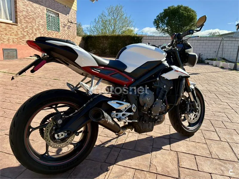 Triumph Street Triple – Vista 3