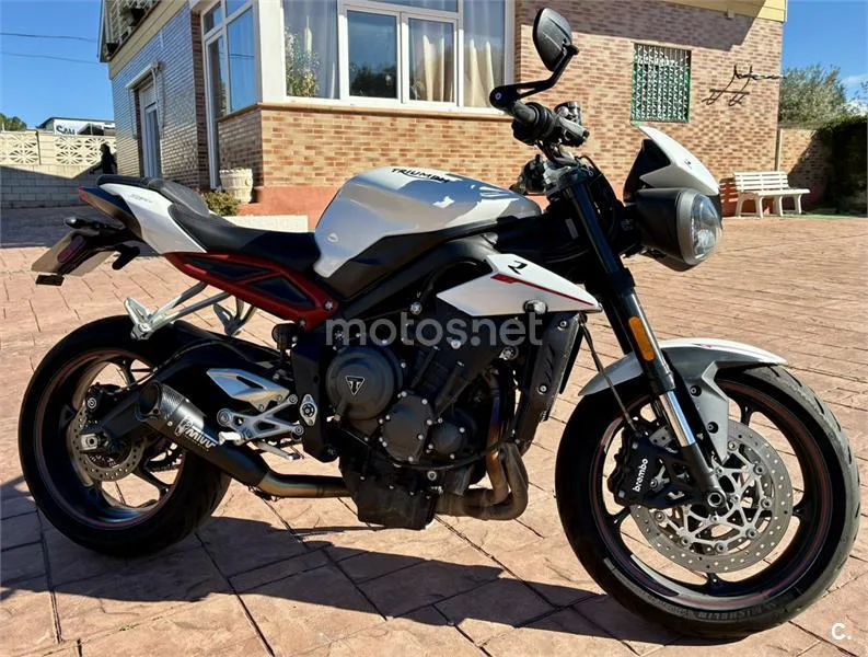 Triumph Street Triple – Vista 4