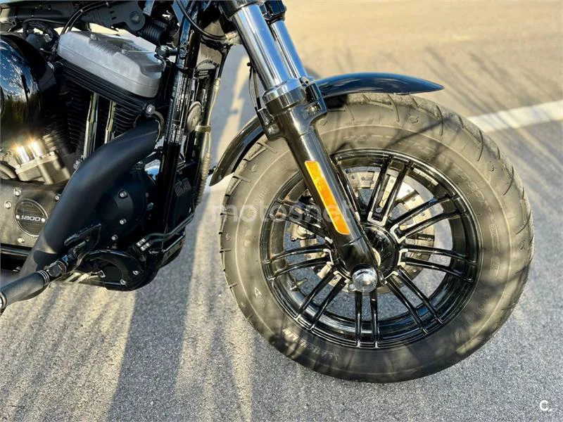 Harley-Davidson Sportster Forty-Eight – Vista 2