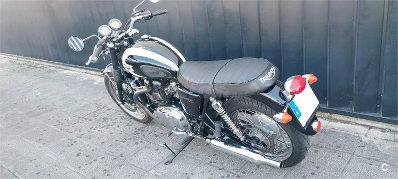 Triumph Bonneville T100 – Vista 4
