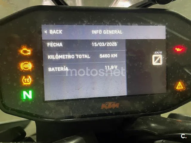 KTM 890 – Vista 4