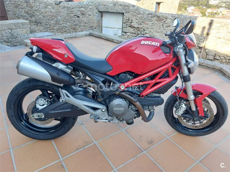 Ducati Monster 696 – Vista 3