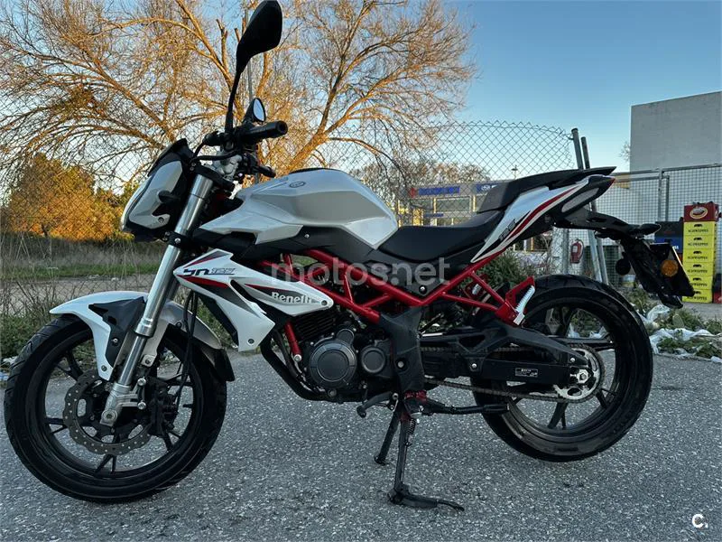 Benelli BN 125 – Vista 2