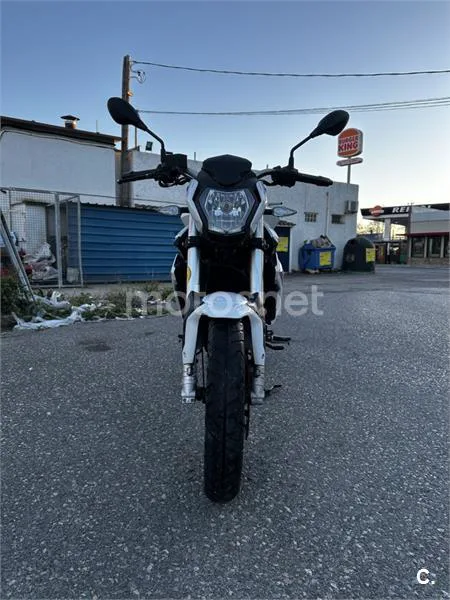 Benelli BN 125 – Vista 4