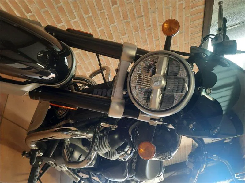 Royal Enfield Super Meteor 650 – Vista 8