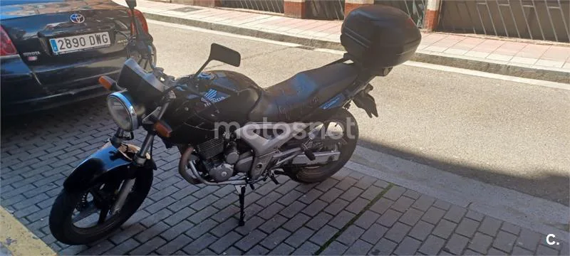 Honda CB 250 F – Vista 5