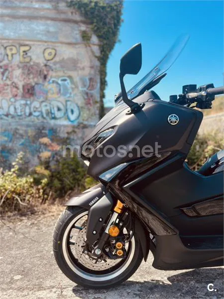 Yamaha TMAX – Vista 2