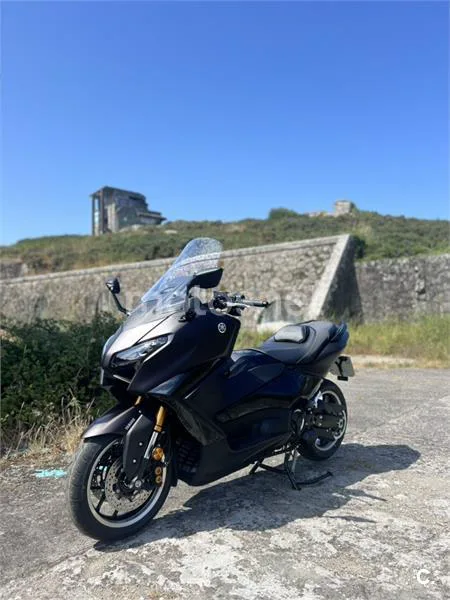Yamaha TMAX – Vista 5