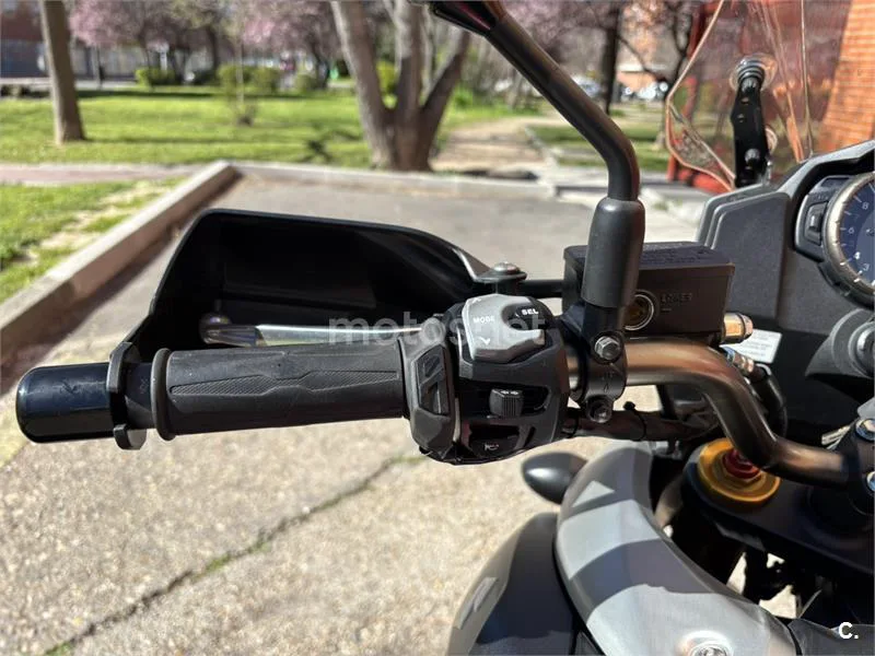 Suzuki V-Strom 1000 – Vista 3