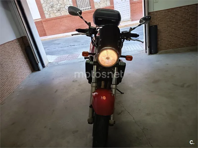 Triumph Trident 750 - Vista 12