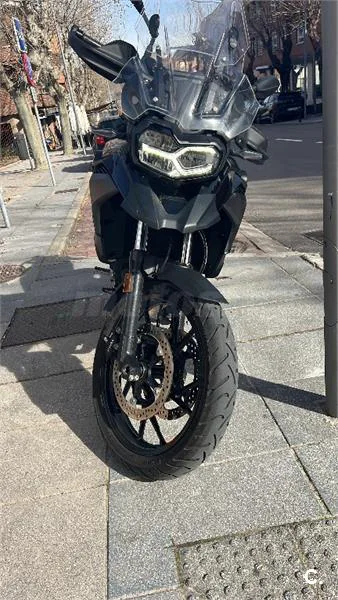 BMW F 750 – Vista 3