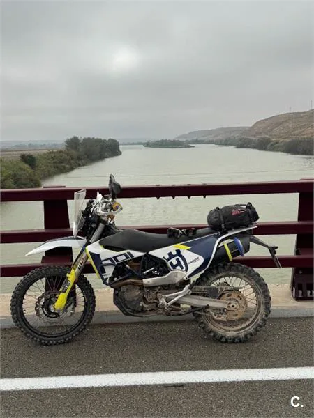 Husqvarna 701 Enduro – Vista 2