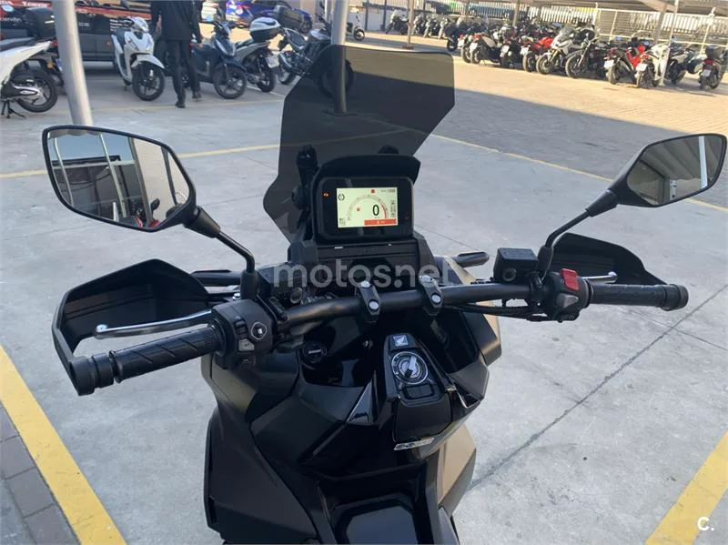 Honda ADV 350 – Vista 6