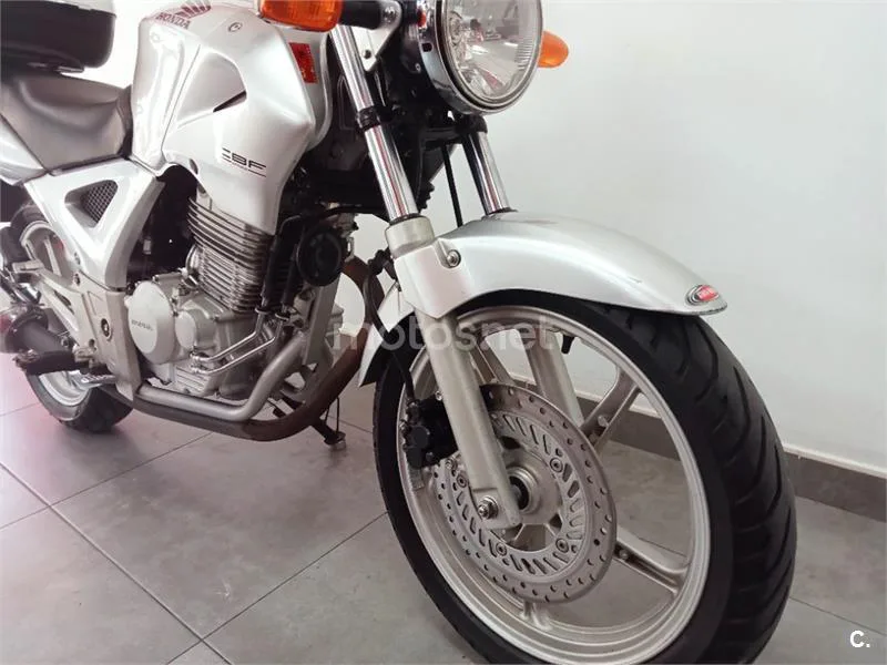 Honda CB 250 F – Vista 11