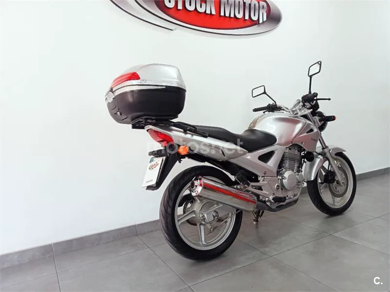 Honda CB 250 F – Vista 8