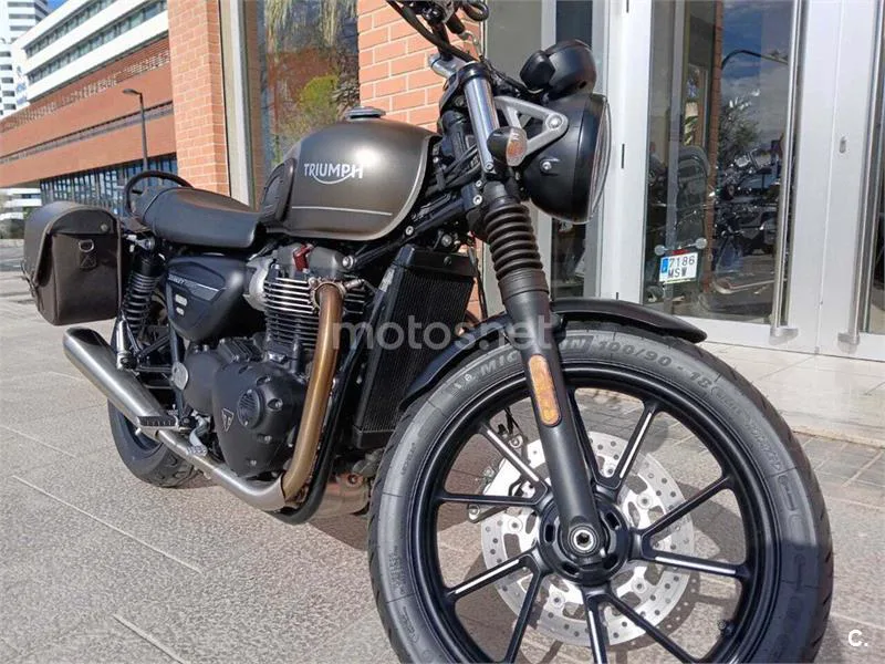 Triumph Street Twin – Vista 6