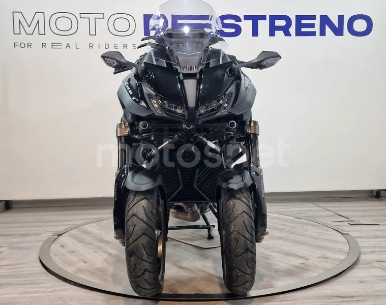 Yamaha Niken – Vista 4