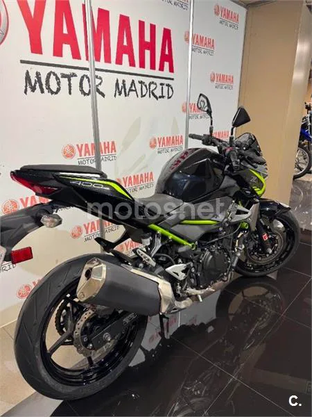 Kawasaki Z400 – Vista 15